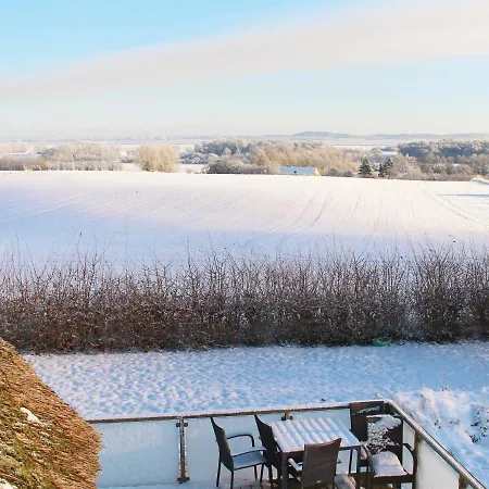 14 Person In Havndal-by Traum